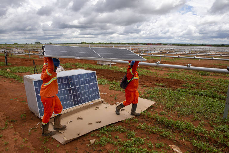 Obras de usinas solares aquecem economia da mineira Janaúba