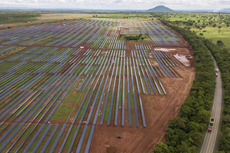 Obras de usinas solares aquecem economia da mineira Janaúba